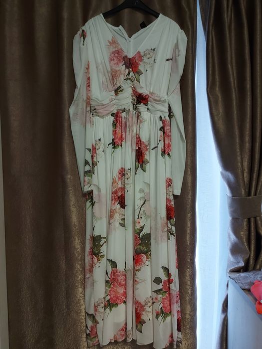 Rochita alba cu flori