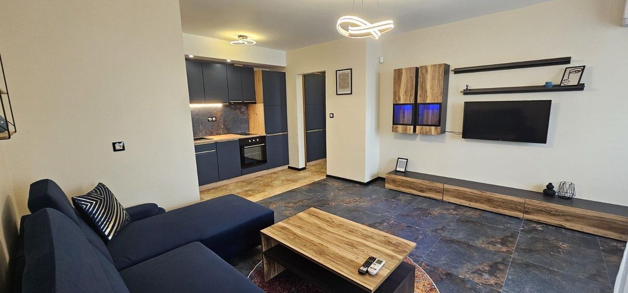 Продава се Двустаен апартамент в Пловдив, Христо Смирненски - 82 кв.м за 2133 €/кв.м - Снимка #2