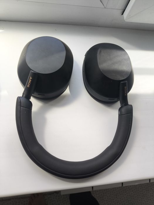 Наушники Sony WH-1000XM5 черный