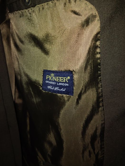 Продаётся мужской костюм