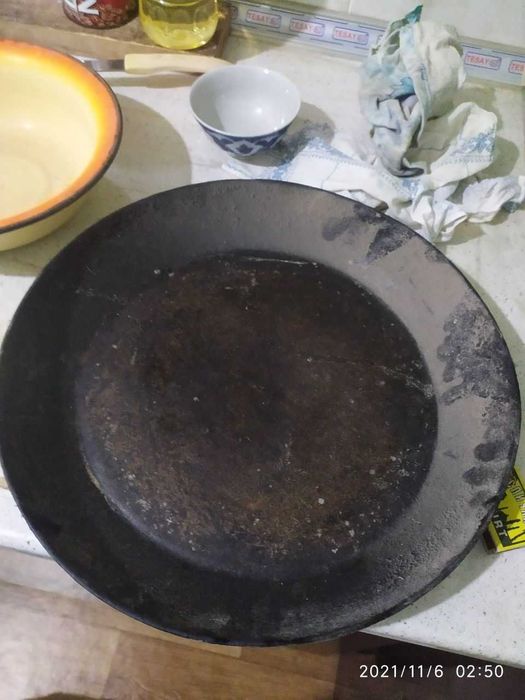 Сковороды продаются, две штуки