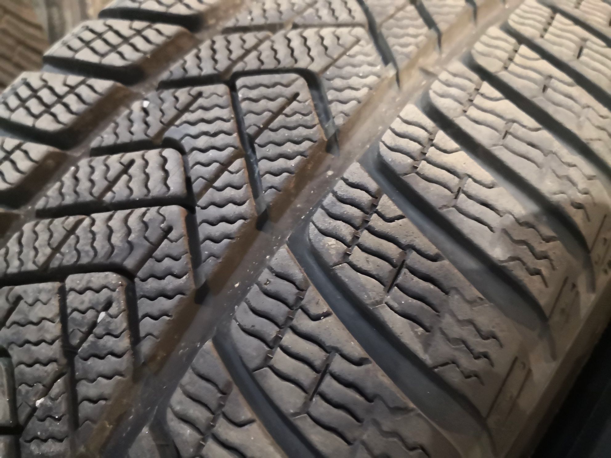 245 40 19 цола гуми като нови Pirelli