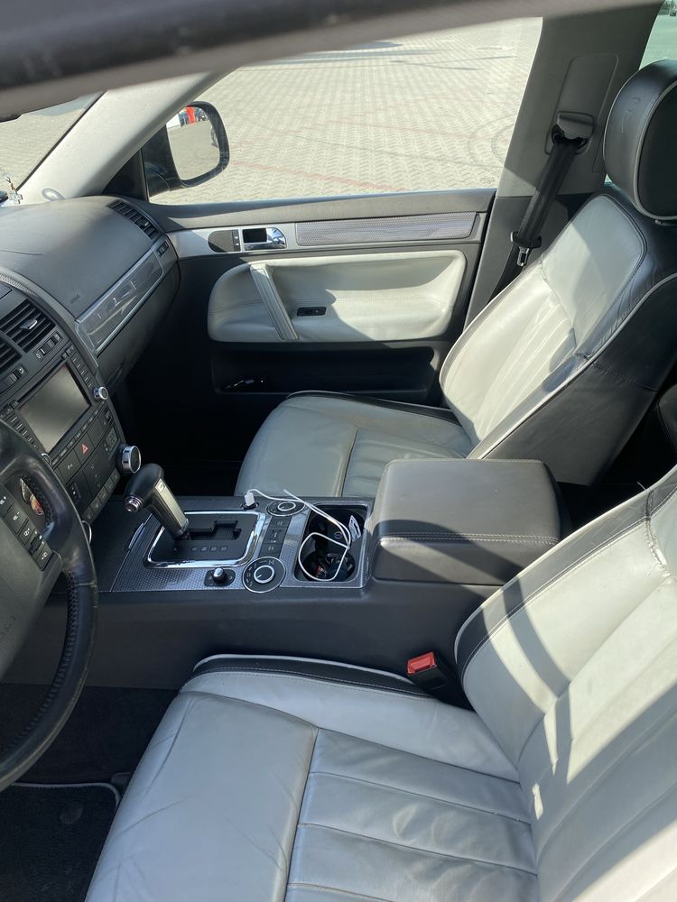 Volkswagen Touareg Individual 3.0 BKS