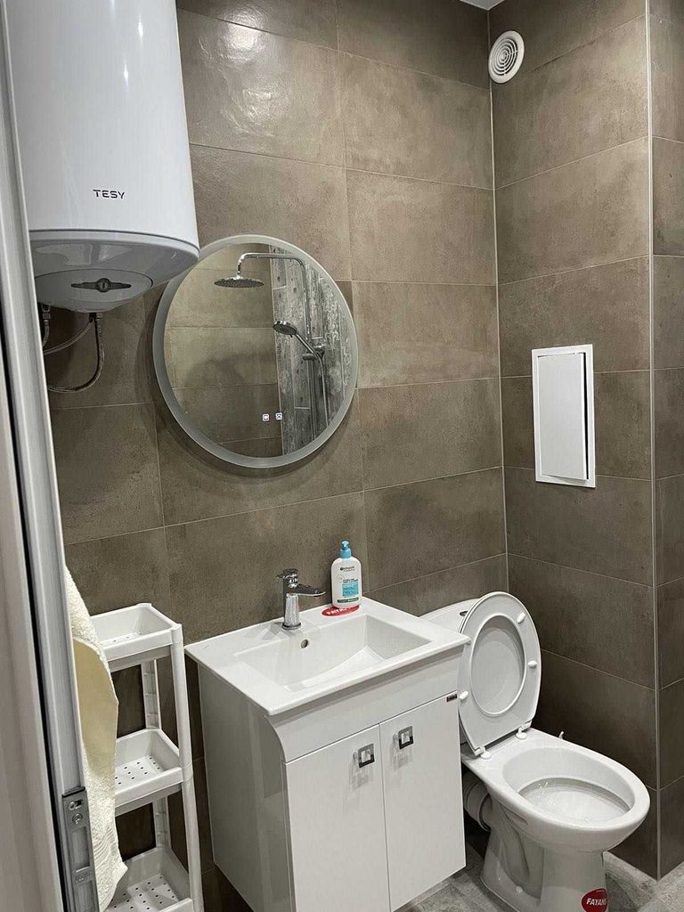 Дава се под наем Двустаен апартамент в Асеновград - 70 кв.м за 459 € - Снимка #1