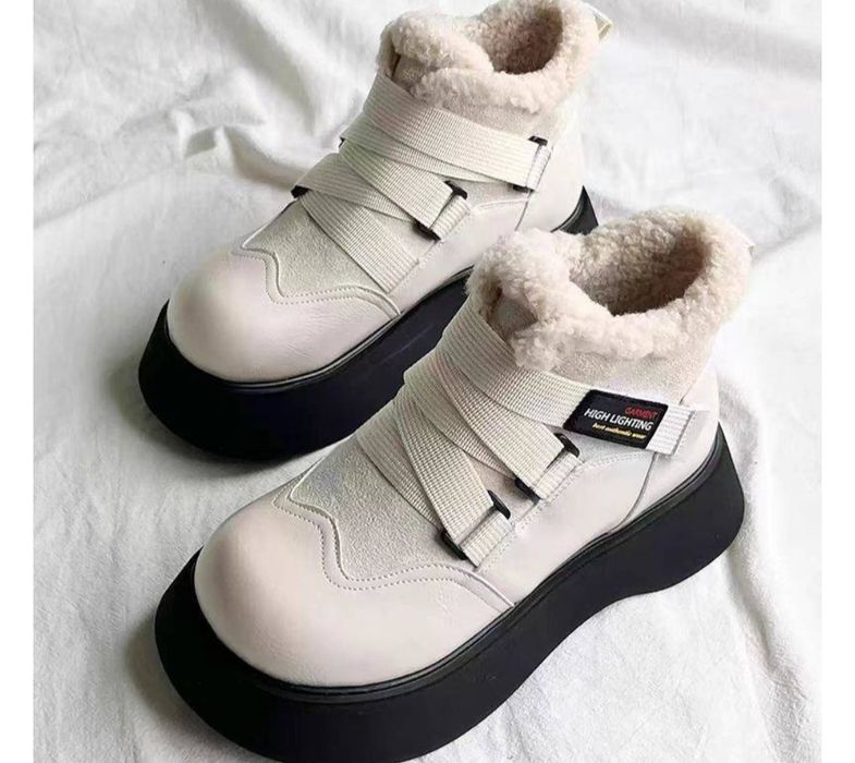 Женская новая обувь