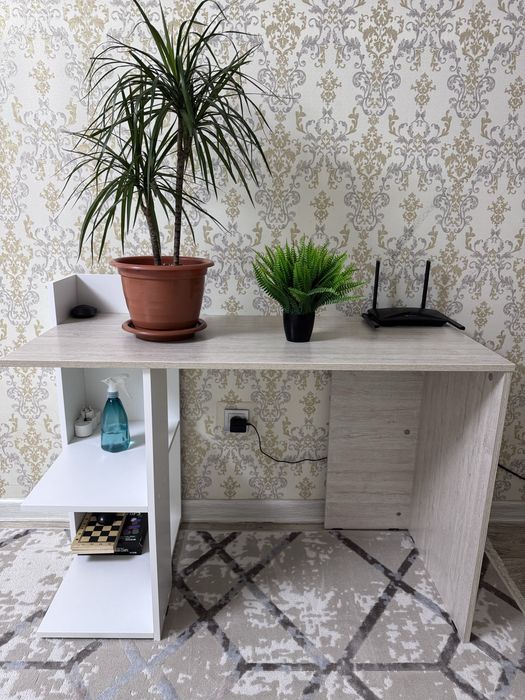 Продам письменный стол