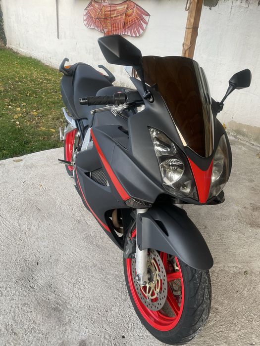 Vand sau schimb Honda VFR 800