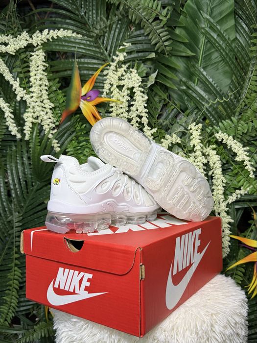 Nike Vapor Max Plus White