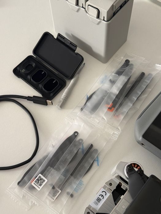 DJI Mini 4 Pro Fly More Combo