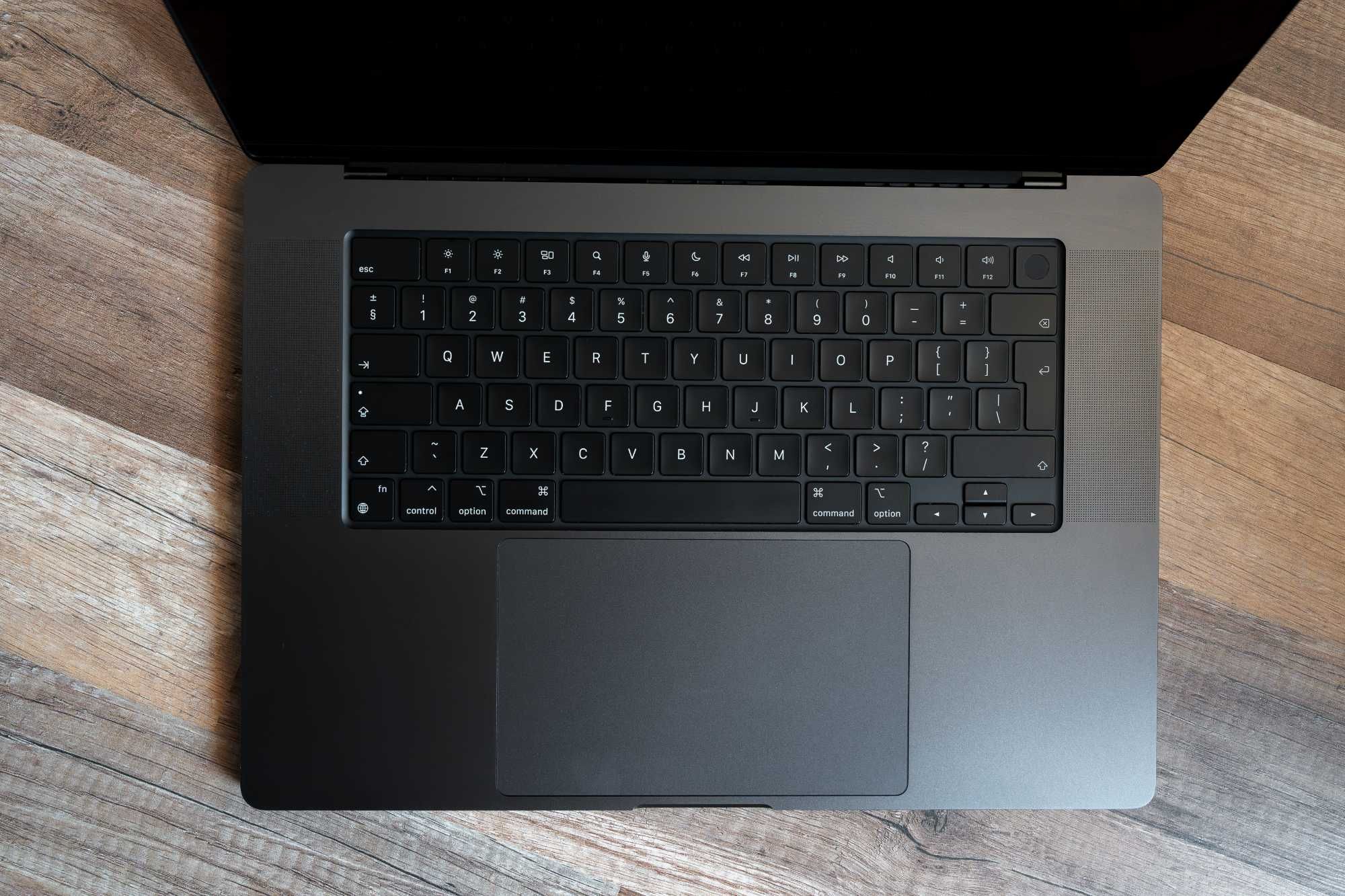 1г. Гаранция MacBook M3 Max 16" 14 CPU; 30 GPU; 36 GB RAM; 1 TB SSD