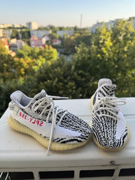Yeezy 350 V2 • Zebra