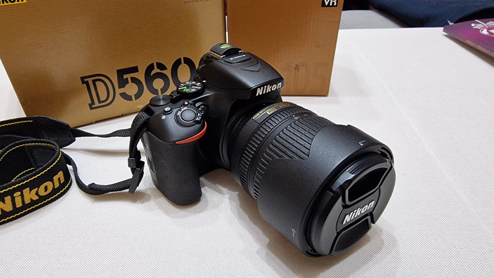 Nikon D5600 с обектив Nikon 18-105mm