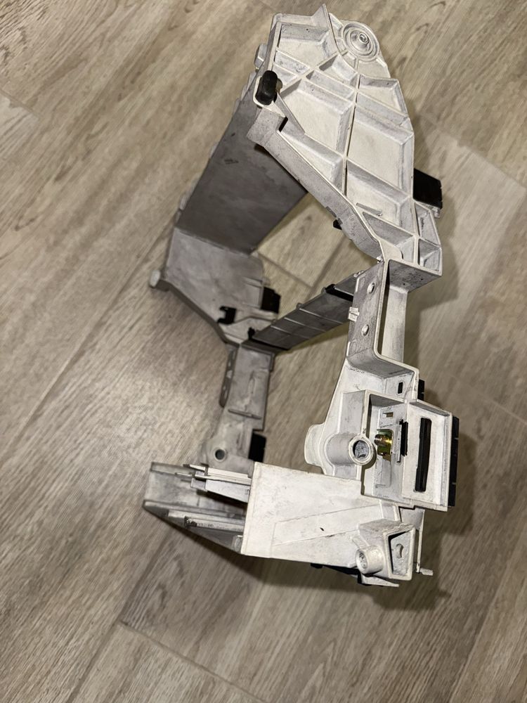 Конзола за Audi A4/ B7