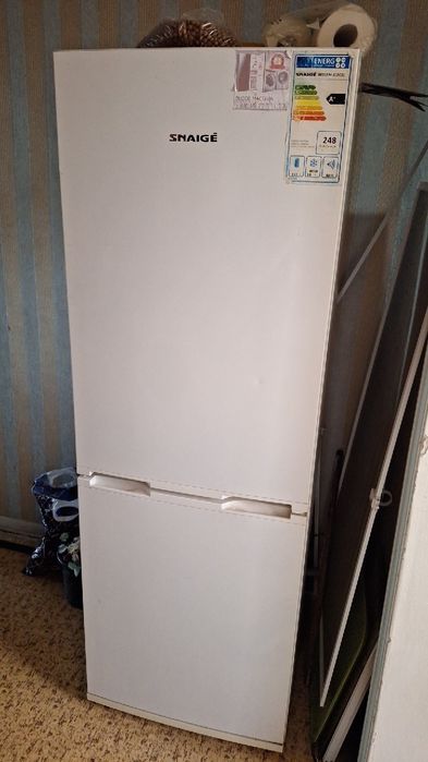 Срочно продается!!! Холодильник Snaige  высота 2м