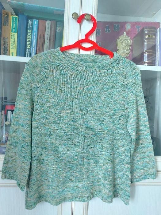 Кофта, джемпер связано спицами с регланом