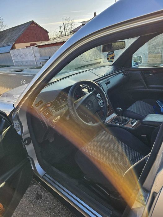 Mercedes Benz E250/Dric SD Funerar