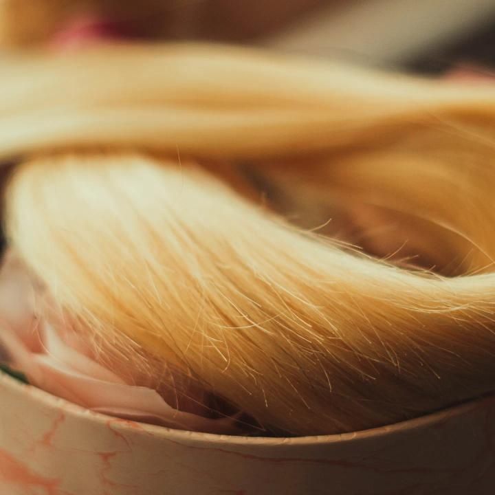 Естествени екстеншъни за коса със
славянски произход
55 см. – 100 гр.