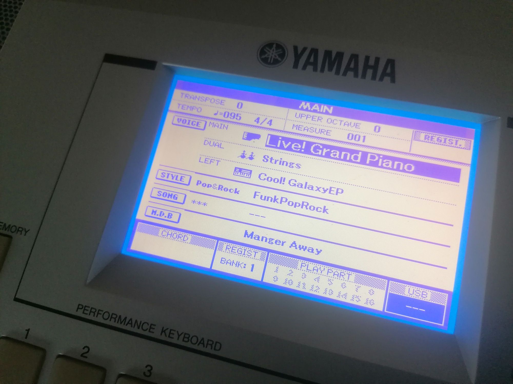 YAMAHA PSR S-500 USB osciloscop