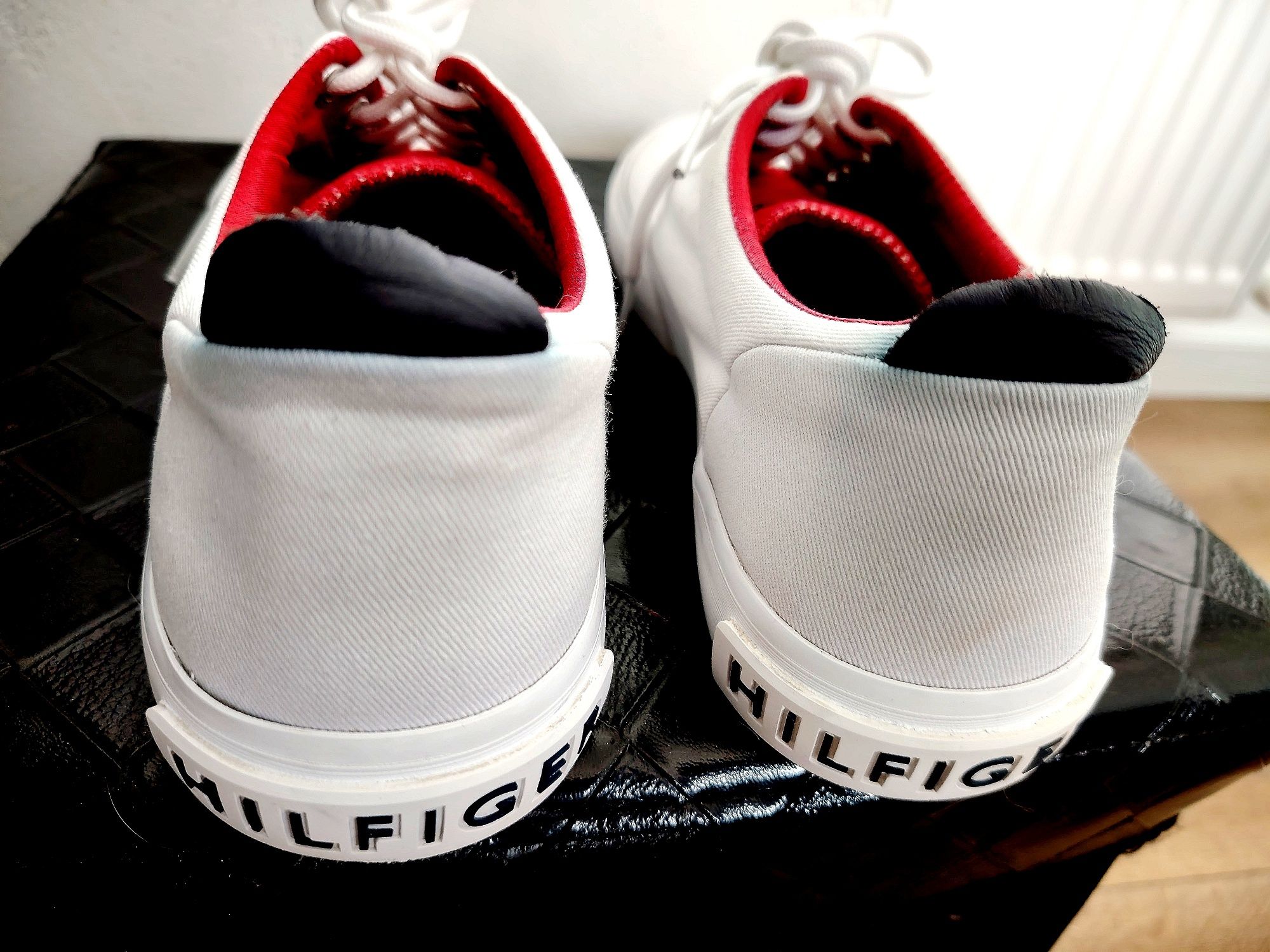 Tommy Hilfiger Оригинални мъжки или унисекс ниски кецове висок клас 40