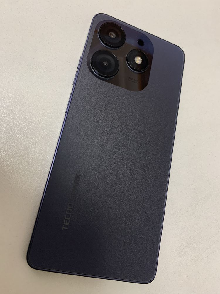 Tecno spark 10 pro в идеальном состоянии