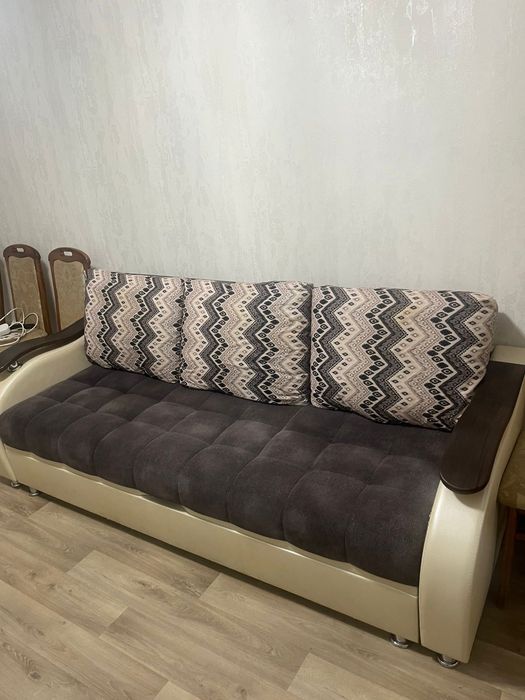 Продаю диван раздвижной