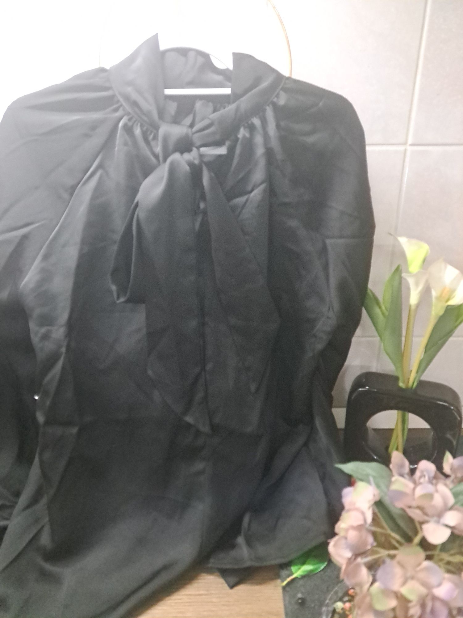 Bluza eleganta din satin negru mas L