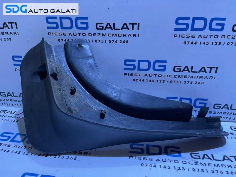 Aparatoare Protectie Noroi Roata Janta Dreapta Fata Ford Kuga 1 2008 - 2013 Cod 8V4J-16A262-AD 8V4J16A262AD