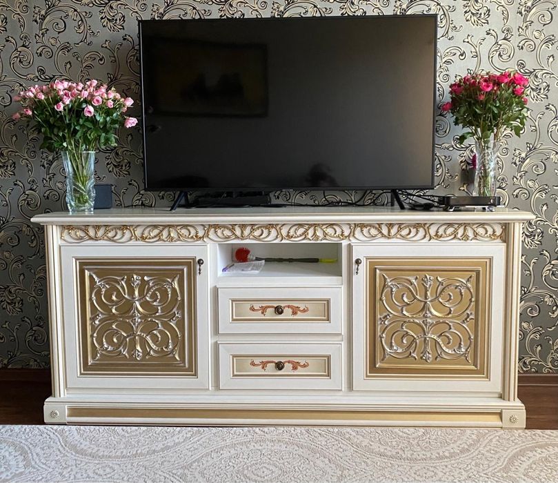 Продам тумбочку под телевизор