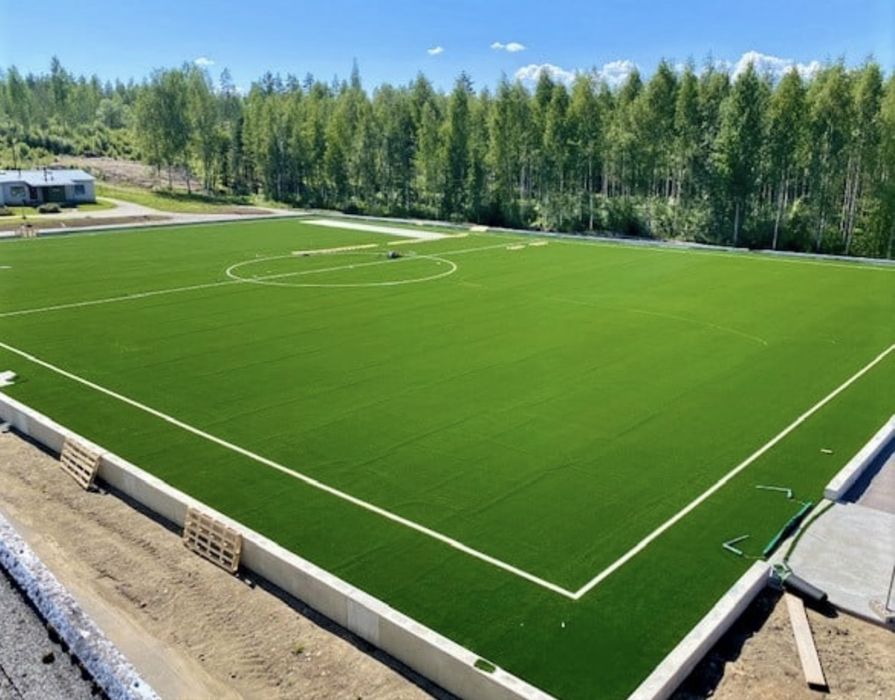 Строим футбольные поля под ключ — быстро и качественно!