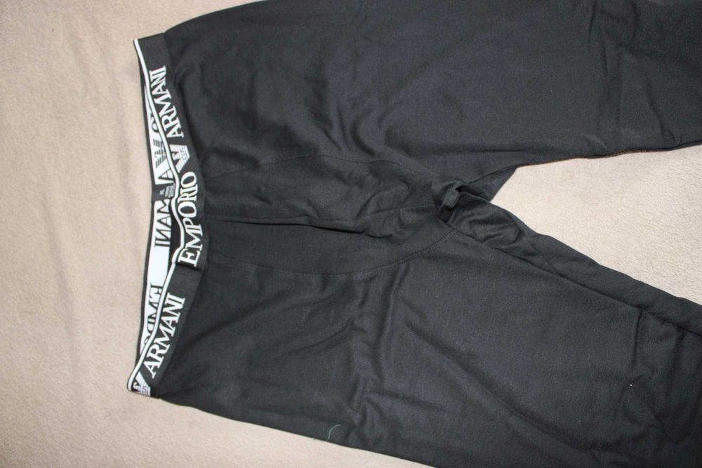 Нов мъжки комплект термобельо на Emporio Armani.