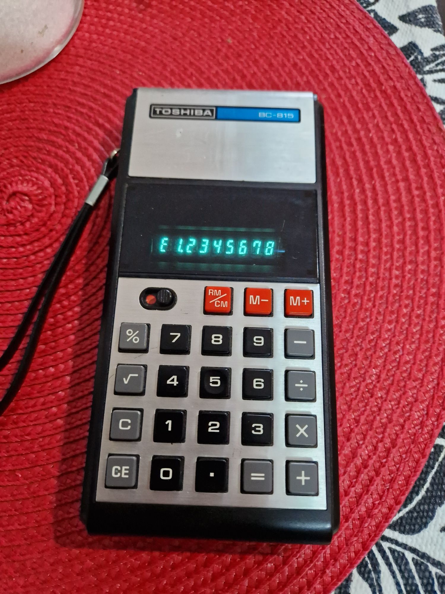 Calculator de birou. Toshiba BC-815.