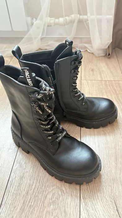 Продам ботинки на девочку