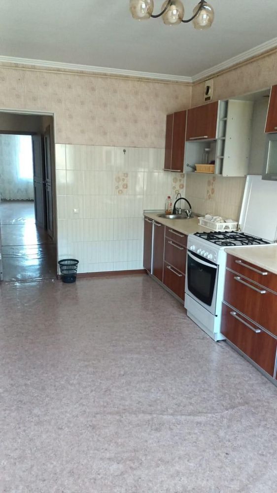 Продам 3х комн.кв 12 мкр рядом с поликлиникой