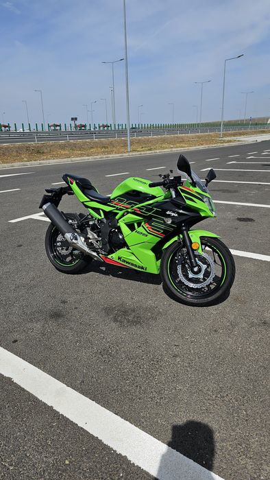 Kawasaki Ninja 125 cc (aproape nou)