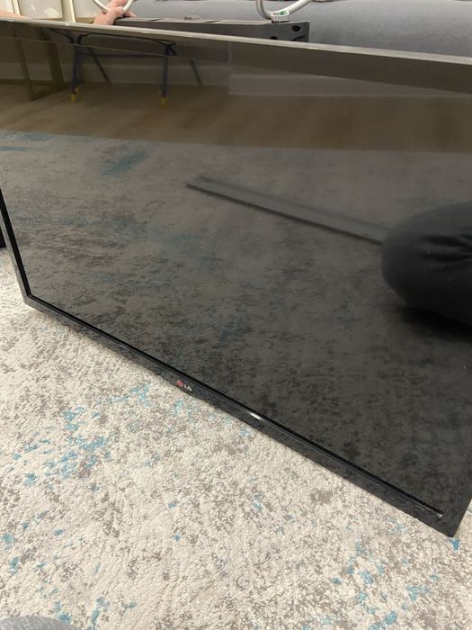 продам срочно LG не работает матрица НА ЗАПЧАСТЬ