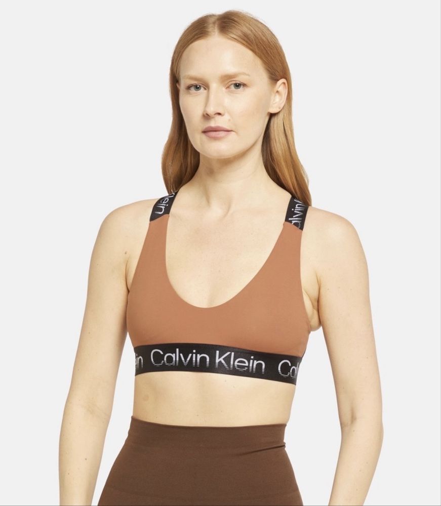 Данско бюстие на Calvin Klein
