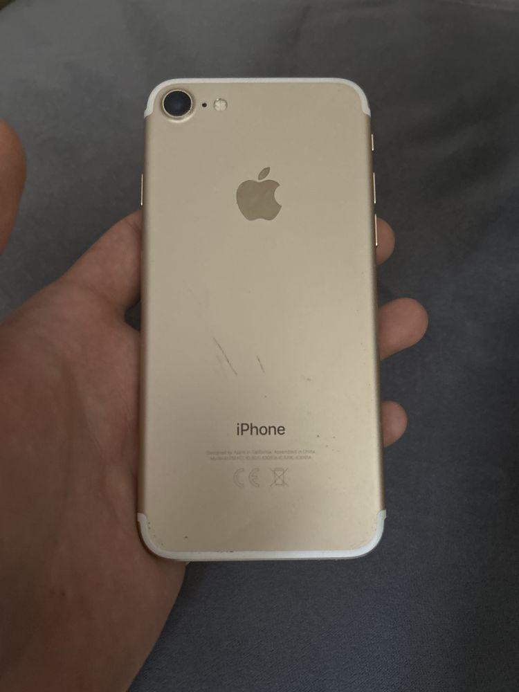 Продам срочно iphone 7