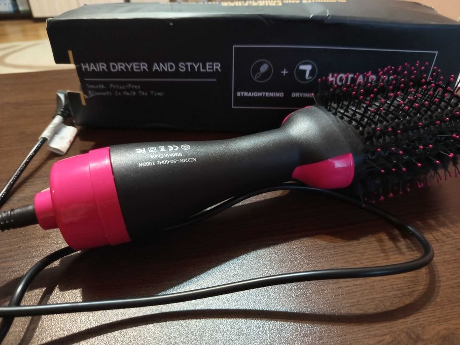 Четка сешоар с горещ въздух