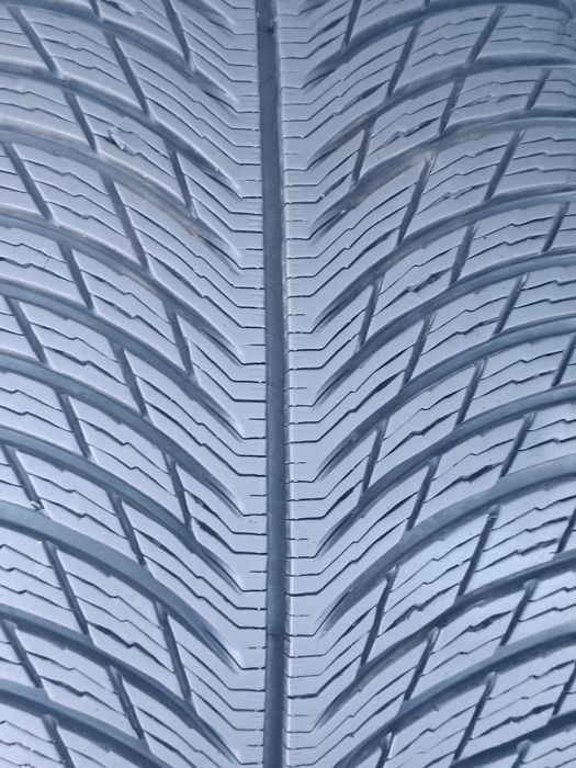 235/55/18 Michelin