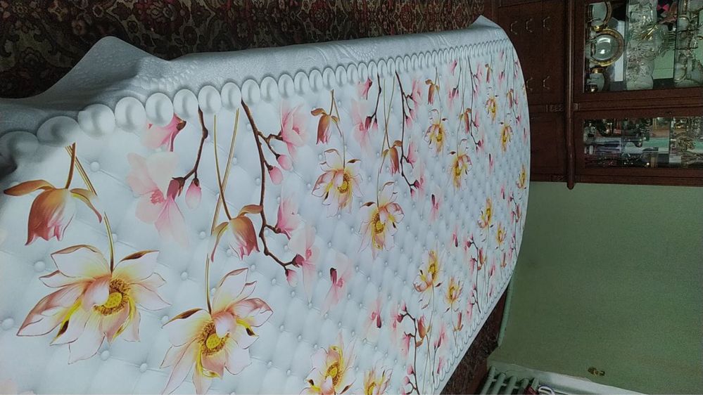Сутлья и стол для гостиннлй