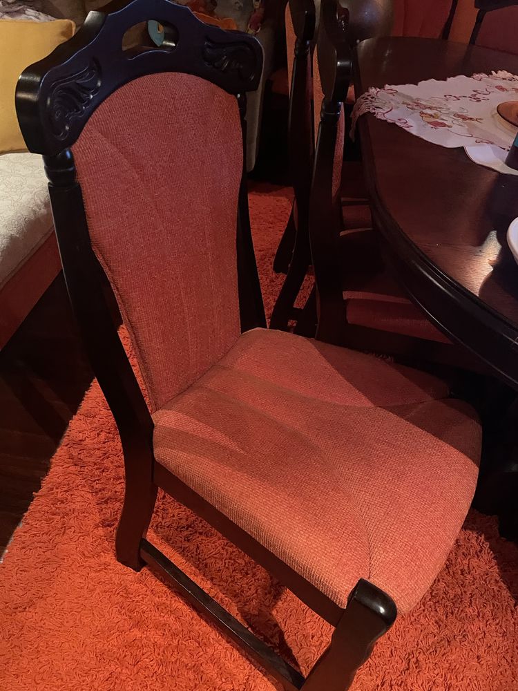 Masa si scaune din lemn masiv