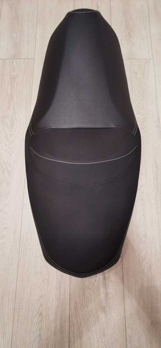 Sa joasa Yamaha XMAX sau TRICITY 300