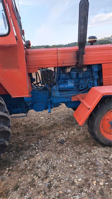 Vând tractor U651
