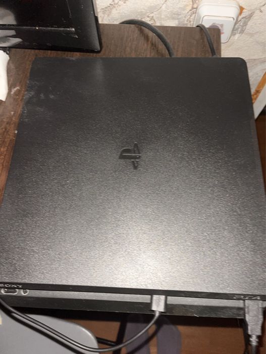 Продам пс4 слим плюс вр