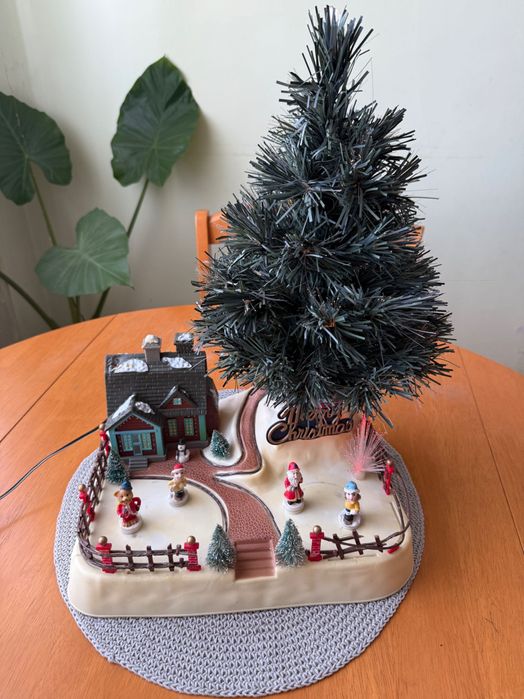 Светеща Коледна декорация - зимна ледена пързалка