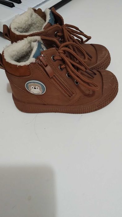 Vând încălțăminte