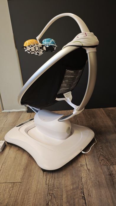 Електрическата бебешка люлка mamaRoo 4.0 Multi-color plush