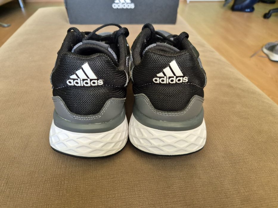 Маратонки Адидас 36 номер