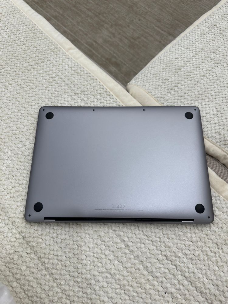 MacBook Pro 13 M2