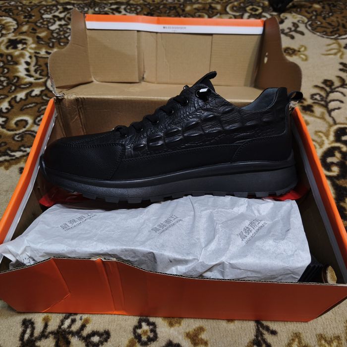 Продам ботинки осенние